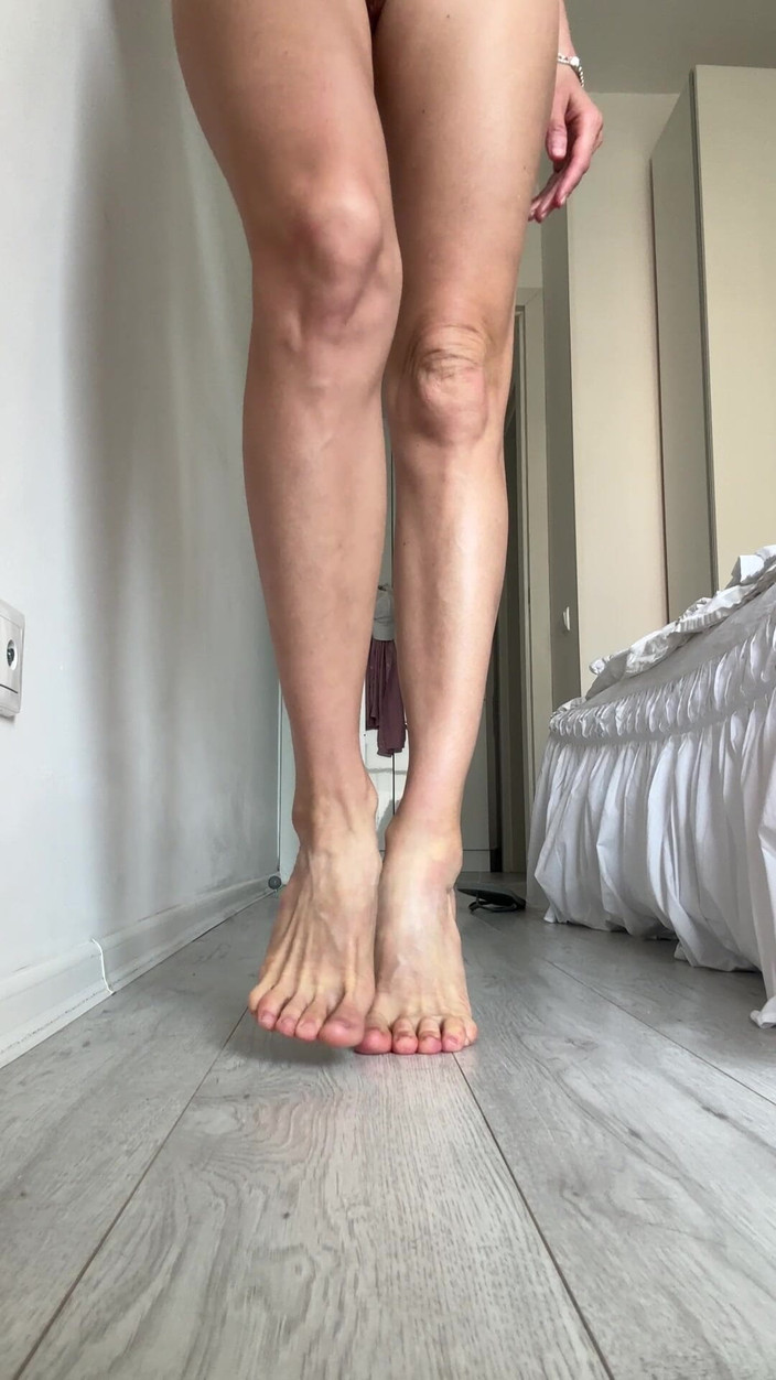 Gina Gerson: Fétiche en solo de la salive