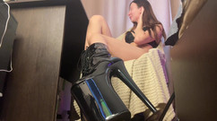 Skinny_lady69: 한심한 라텍스 부츠 패자