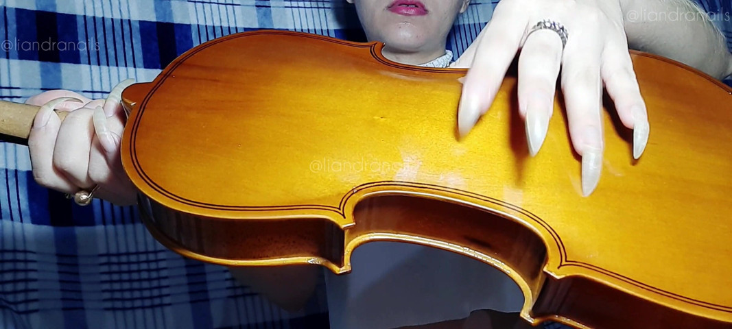 Long Natural Nails and Violin (Goddess Li) Long Natural Nails and Violin (Goddess Li)