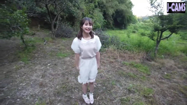 J-Cams: Outdoor Tease. Mischievous Girl and Controlled Release Part3