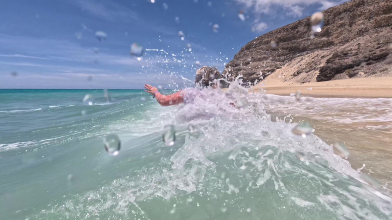 Emma Voyeur: Girl Wetting Jeans in the Ocean and Swimming in Wet...