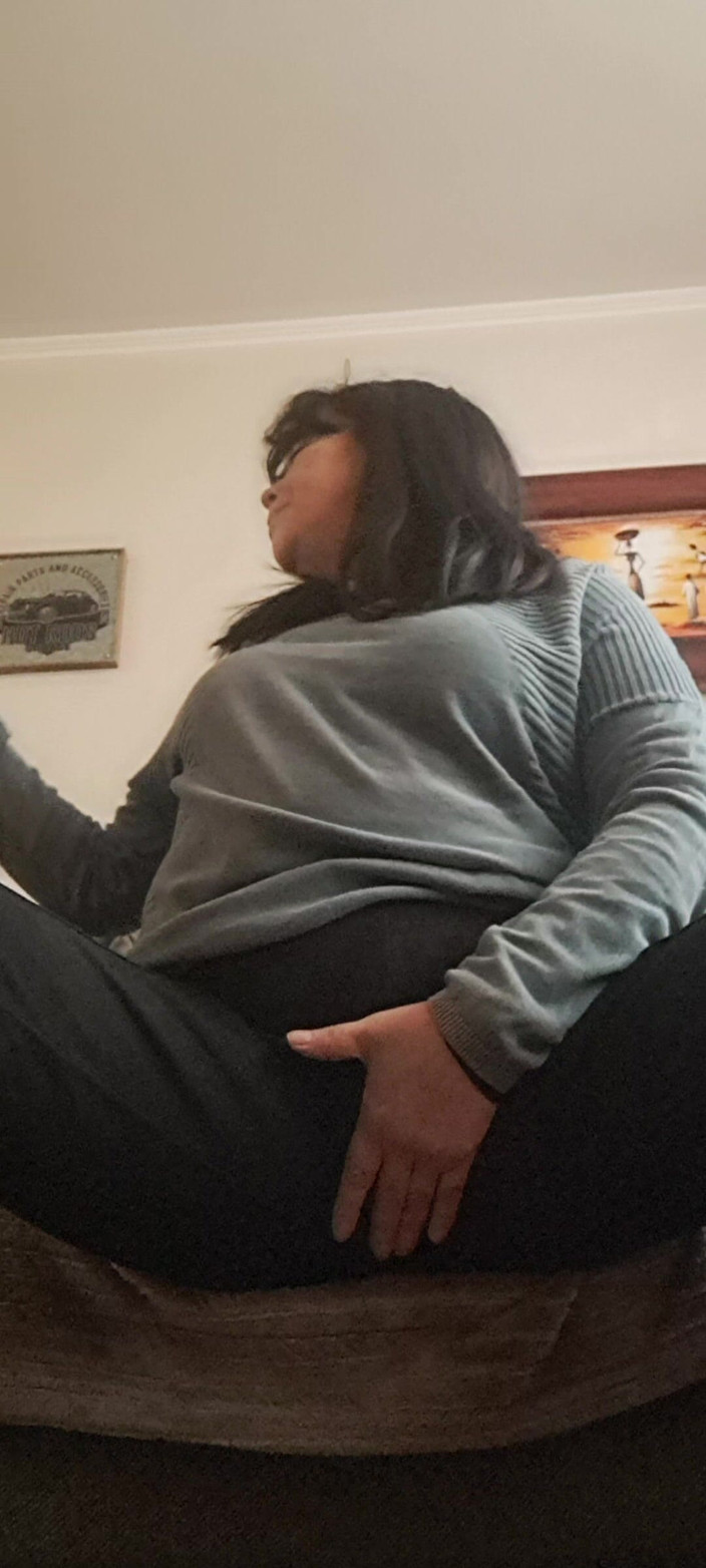 Mommy big hairy pussy: Tante seksi lagi asik ngentot posisi casual - pov