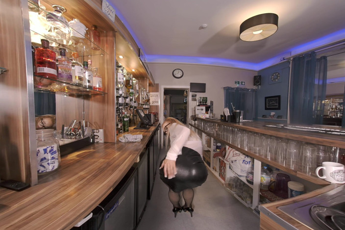 ZexyVR: Lizzie - Bienvenue dans mon bar (pas d’illustration)
