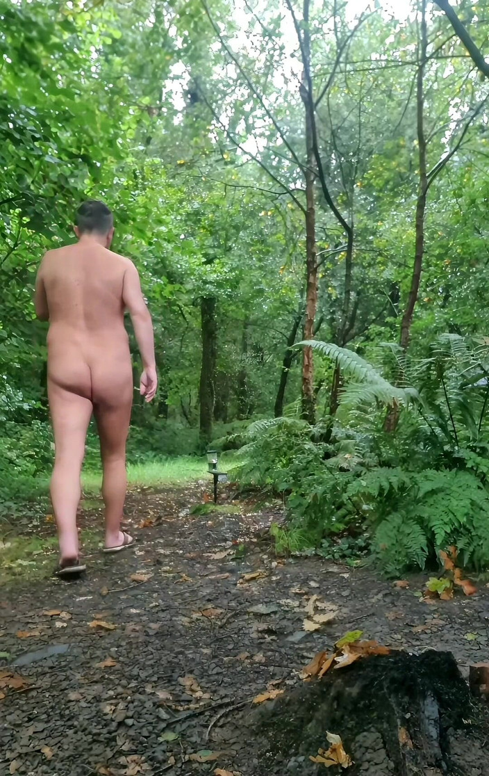 MaleModel: Bugil di taman desa (taman terbuka / hutan telanjang)