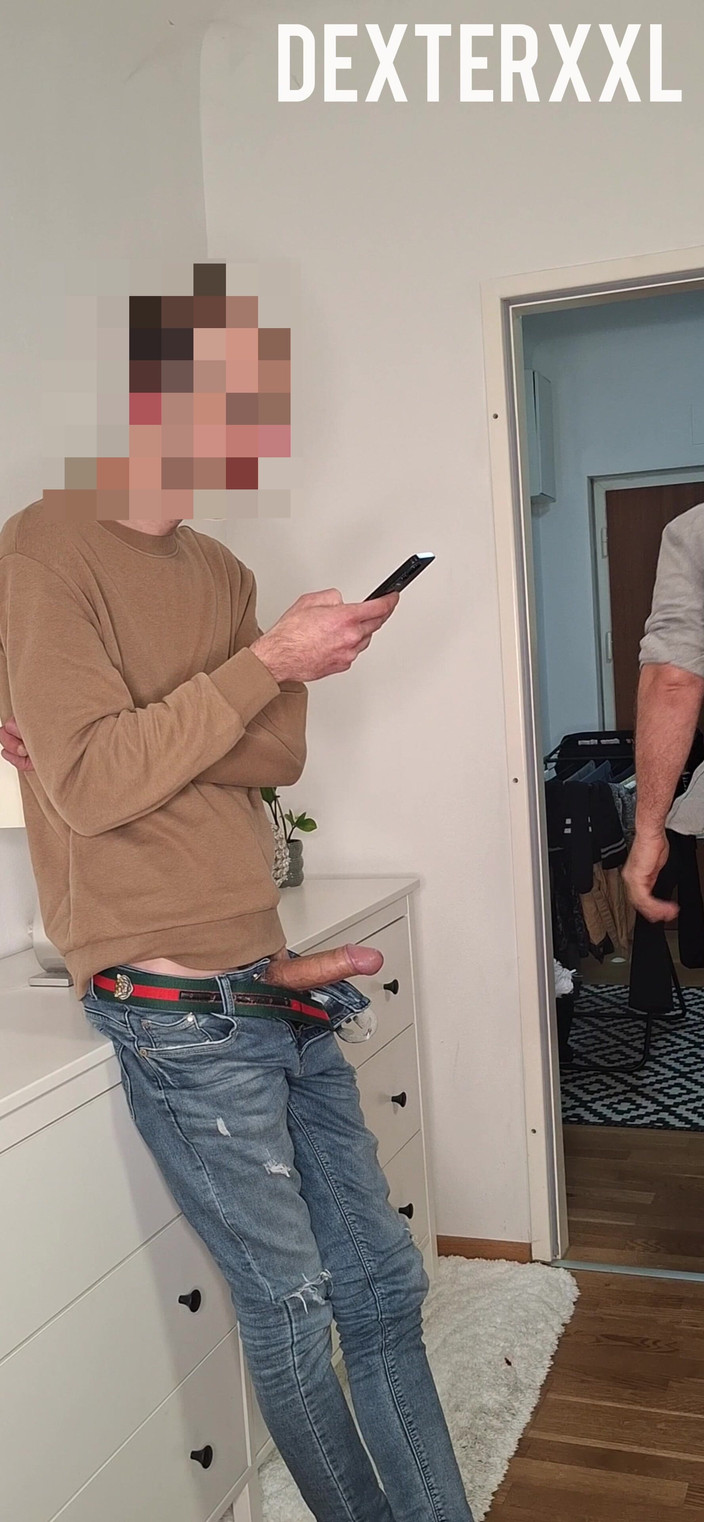 Dexterxxlfun: Sexy hubený chlap s velkým čůrákem. Svedte se od nevlastního otce...