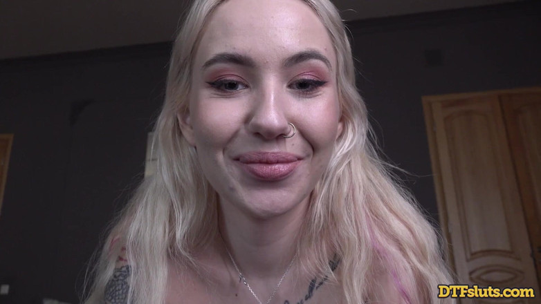 DTFSluts: Esmer bella mur özel dansta mallarını sallıyor