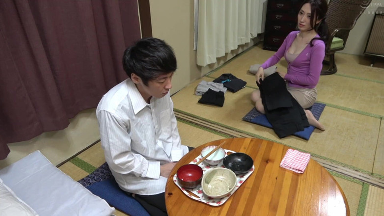 Vulture: Wanita Tua Imut Yang Mengelola Gedung Apartemen - Aku Pengen Banget...