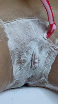 Shaving My Very Hairy Pussy Close up!