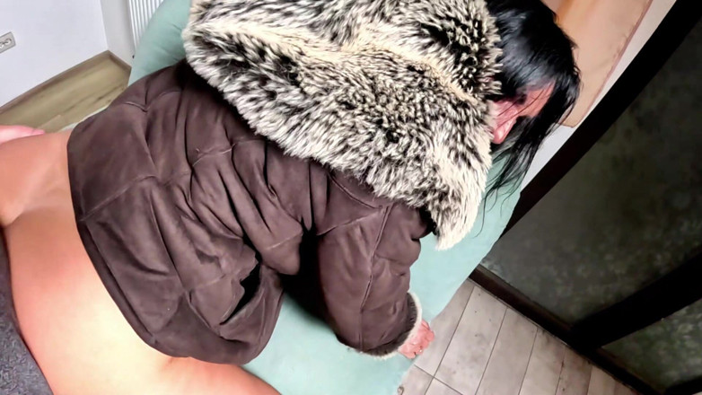 MilfyCalla: Transformace kouzelné děvky v shearlingu a Uggs. Čůrání, Deepthroat, Stříkání na...