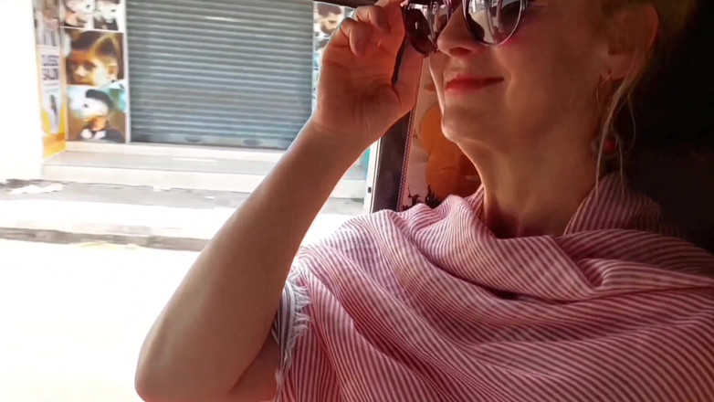 Selena701: Istri dewasa pirang cantik menikmati harinya