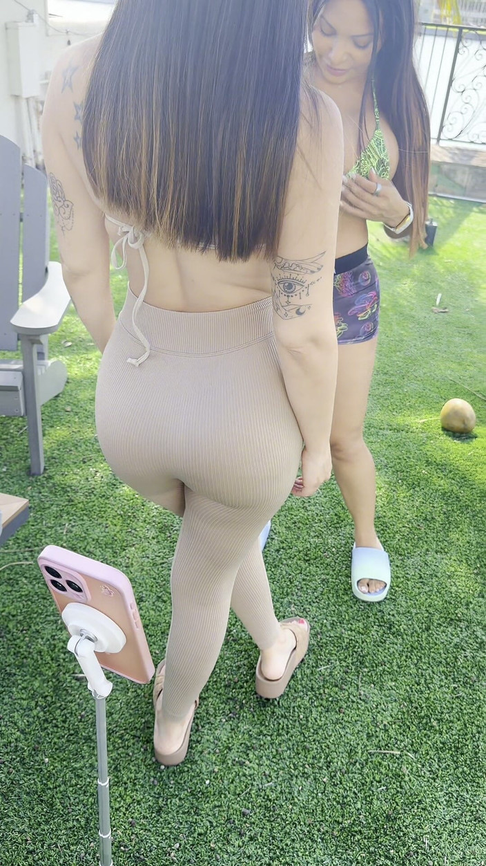 BrandySalazar: Kawan baik miang bergunci selepas sesi senaman di luar