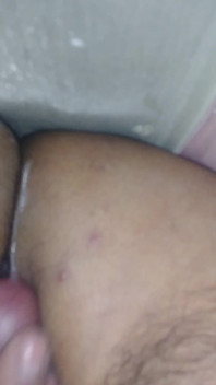 与一个富有的拉丁女郎发生性关系，一个年轻的 21 岁处女与大白屁股。