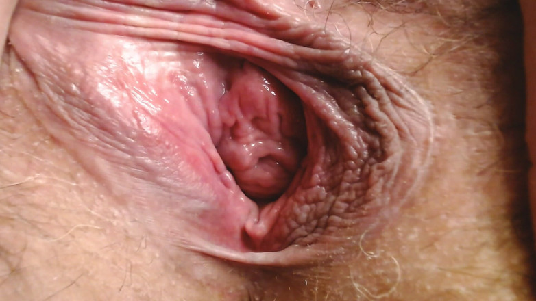 Abby Anna: Зияющая зияющая волосатая киска