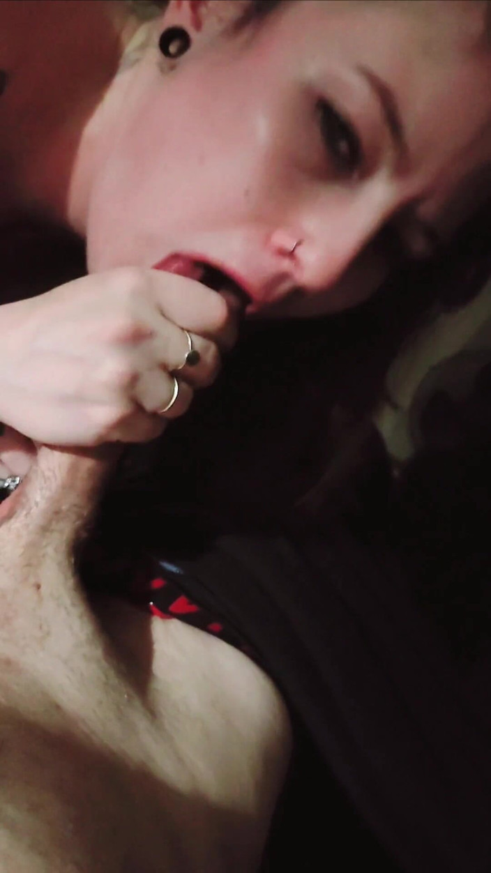 LilMunchkin_66: *full* Deepthroating styvbror Xo