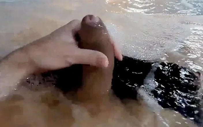 Lkdick8: Fun in the Bathtube Outdoor.