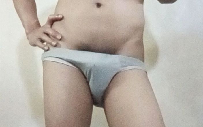 My little dick: Sexy Aziatische man met klein lichaam naakt masturbeert