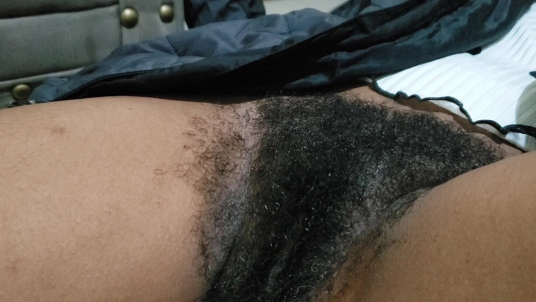 Lovemina: Harige kutbabe geniet van een gewaagde en sensuele ervaring met...