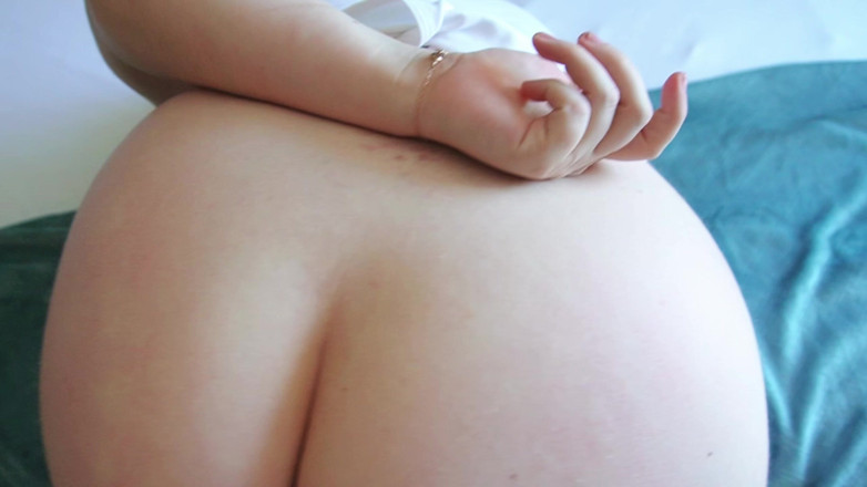 Ariana Faye: Meu vizinho é um saco anal