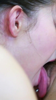 สาวเลสเบี้ยนผอมเงี่ยนหลังเรียนบัลเลต์ โดนเย็ดในสตูดิโอ