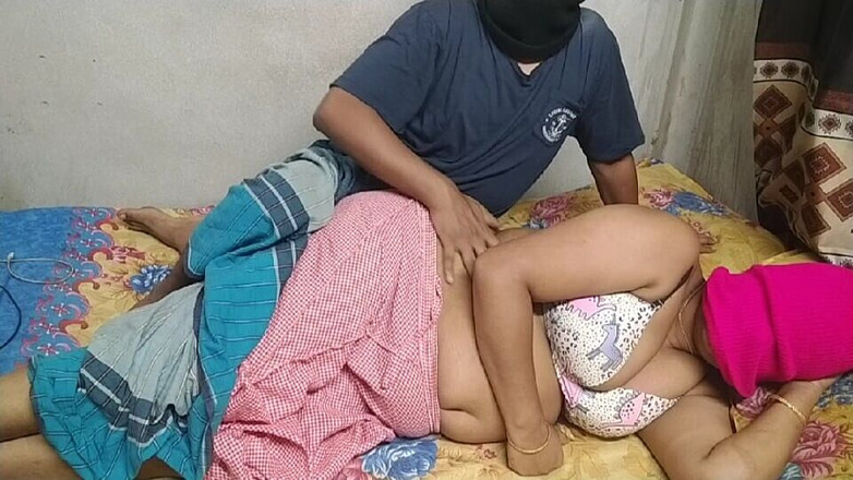 Hot_wife999: 与聊天的丈夫农村女孩分享妻子
