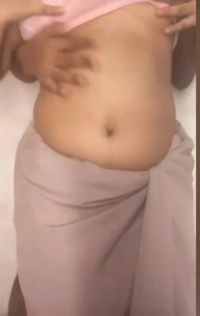 Jesmin18: Bangladeshi Sexy Bhabi Romance