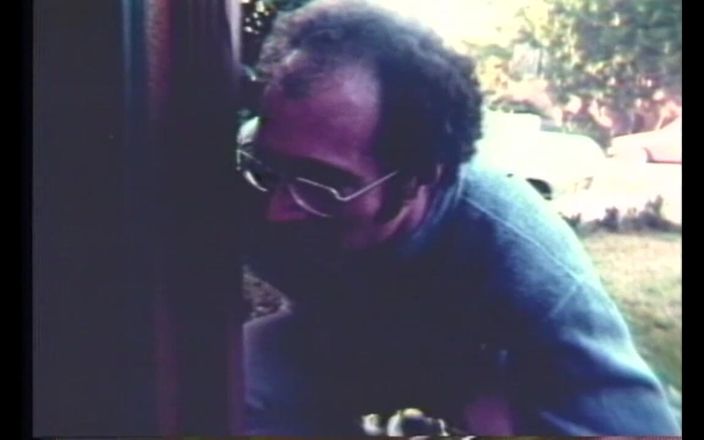 Vintage Usa: Des trucs coquins pour des salopes vintage soudainement éjaculées (film complet)