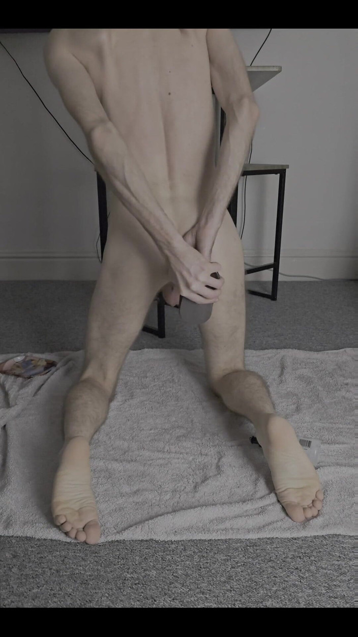 The Max Powers: Vyzkoušela 11 palcové černé dildo