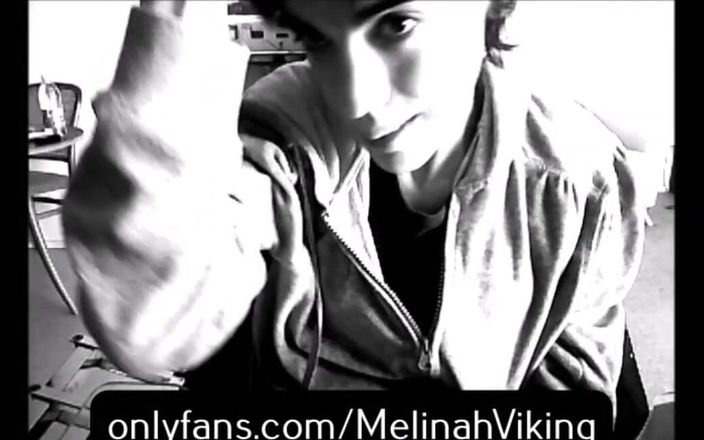 Melinah Viking: Черно-белое соблазнение, расширенная версия