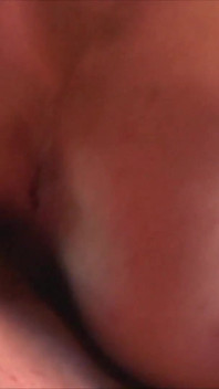 Çığlık atan gayzer - ateşli orta yaşlı seksi kadın fışkırtıyor ve sikiliyor ve yüzüne boşalıyor