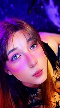 Awek transeksual cantik suka menghisap zakar besar