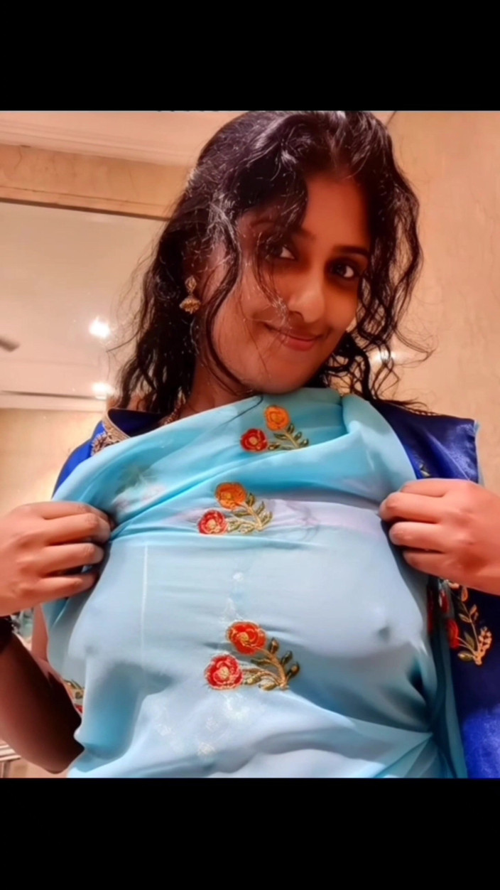 RenuRaj: Pertama kali renu si tante seksi yang super seksi lagi...