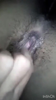 Awek desi sangat miang untuk cuckold teman lelaki dalam pepeknya supaya dia mula menggesel pepeknya