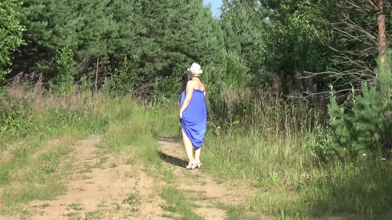 RedRoseRus: nu de MILF sob vestido de verão leve