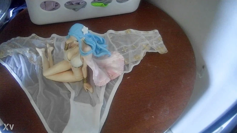 Alessa Doll Lover: 射在 nefertari vivi 小雕像上！
