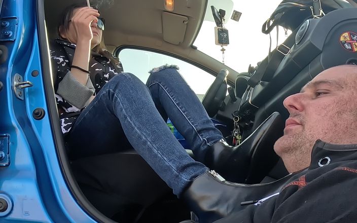 Mistressyammyboots: 車内でブーツを舐める