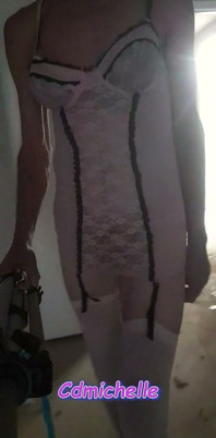 직장에서 내 Videocdmichelle 집 안의 스트롤을 따먹고 밖에서