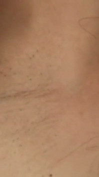 Zralá asijská milf divoce sténá při uctívání krku