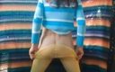 Lizzaal ZZ: Buiten in mijn gele panty en blauwe trui strelen tot...