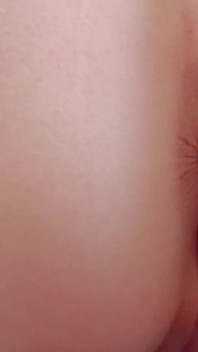 Undergiven doggy style knull fylld med sperma