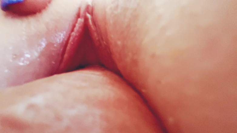 AmyHi: 用相机对着鸡巴中出性爱！