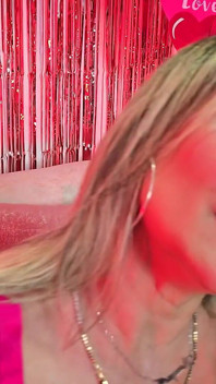 Monique fuentes gibt dir am valentinstag ihre süße muschi
