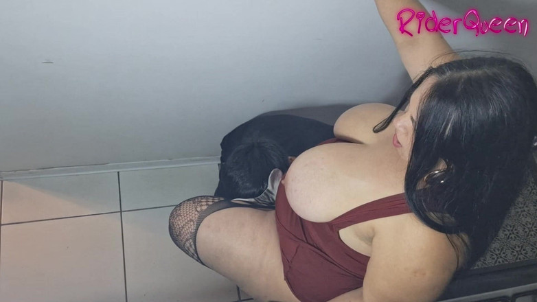 Riderqueen: Мачеха трахает пасынка на кухне - видео для фанатов милфы-толстушки