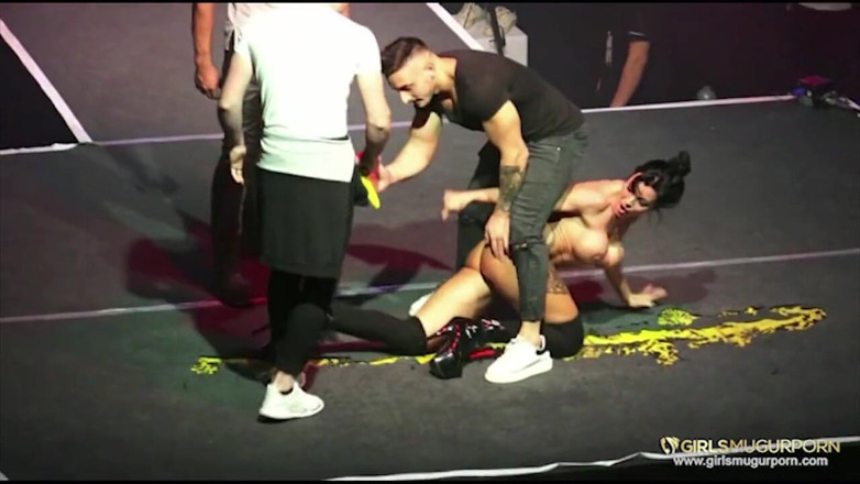Mugur's World: Small tits babe performing on stage with Mugur