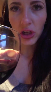 Sophia mea desesperada después de beber