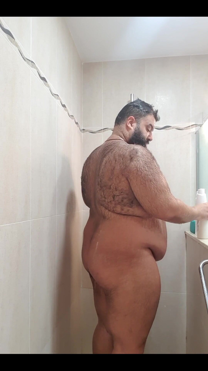 The Mencey: Duș cu urs