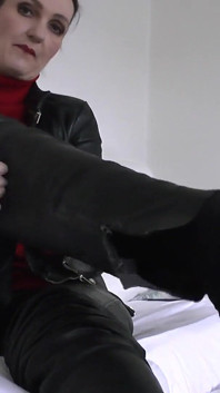 Sock Test: Do You Love Your Owner Even if He Smells Very Sweaty? Socks POV and JOI Lady Victoria Valente