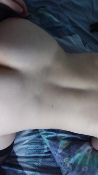 Une belle-mère attend son beau-fils dans la chambre ! Sexe torride en POV