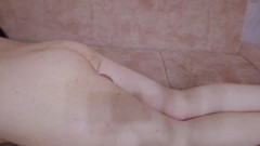 Kitty_Cross: 부드러운 손으로 파스텔 노트북을 들고 있는 사랑스러운 Sissy