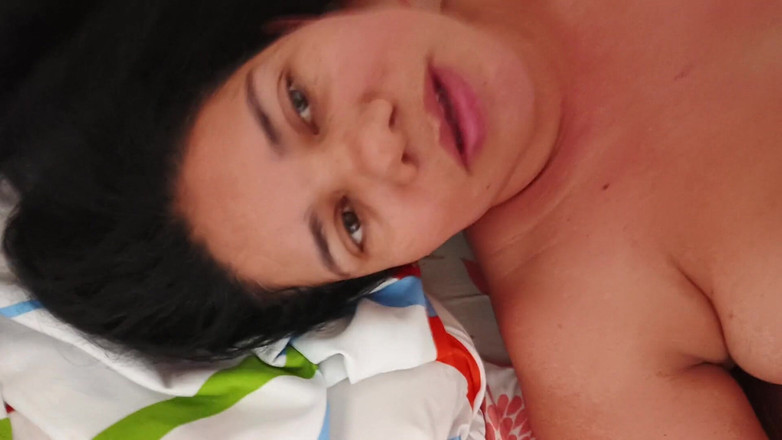 Valkyrieandluigy: 漂亮的丰满吸吮