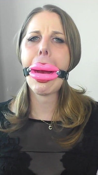 Cassie bdsm gag try on and talk